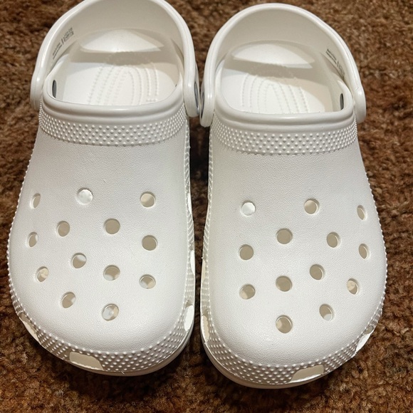 mens white crocs size 10